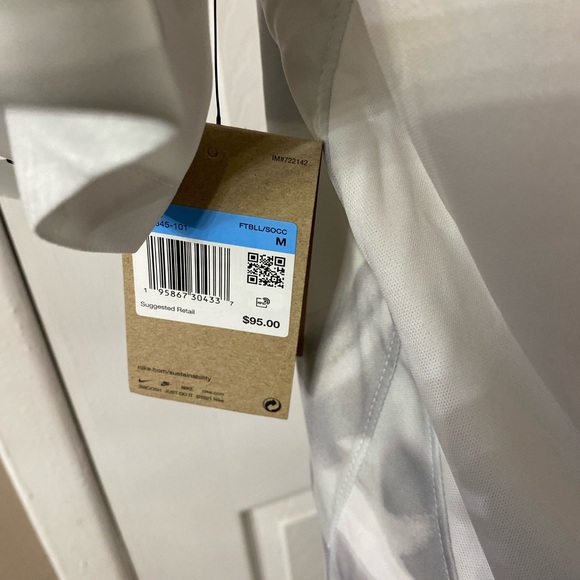 New Nike Red Bull Leipzig 2022-2023 Home Jersey - Picture 5 of 7